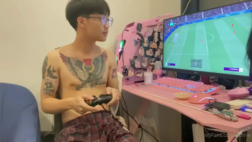 bomie ยั่วผัวที่เล่นเกมจนได้เรื่อง ยับเลย