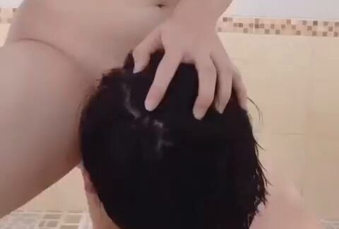 แม่สาวนมใหญ่ กดหัวผัว รัวไม่ยั้ง ลิ้นแม่งดี เสียวหีแทนเลย