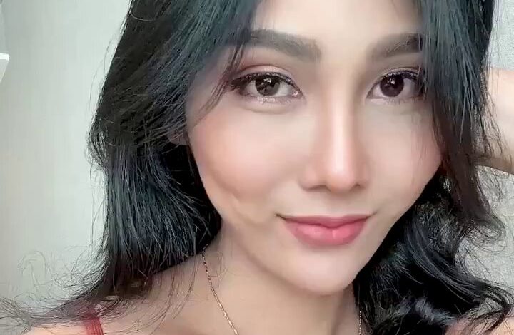 เจ๊พิม ปัทมา แก้ผ้าโชว์หวิวร่านหี บีบนมอึ๋มๆหน้ากล้อง