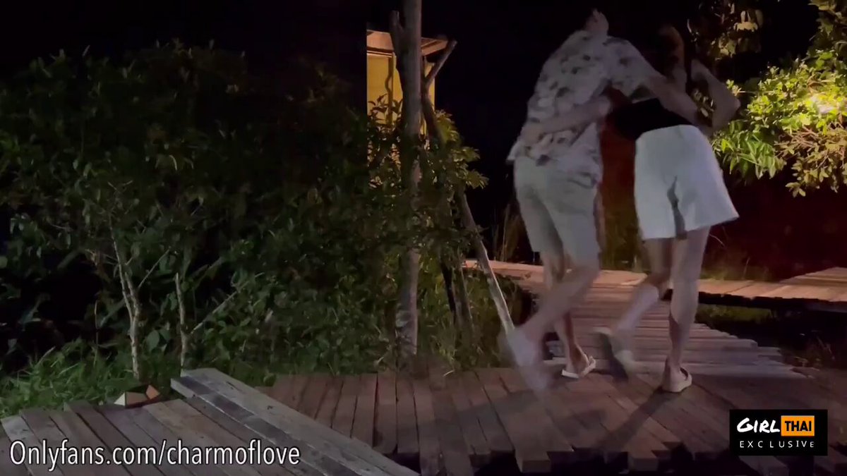 คู่รักวัยรุ่น เย็ดโชว์นอกห้อง ล่อแบบไม่อายใครเลย
